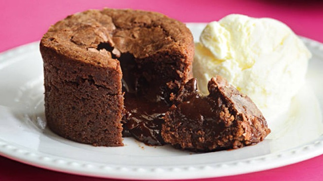 chocolate cake lava cake image with ice cream