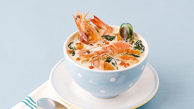 creamy seafood and ginger soup