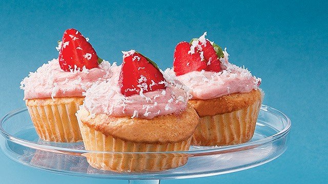 white chocolate cupcake strawberry frosting recipe image
